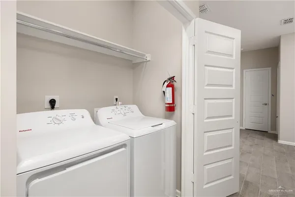 $1,050 | 2704 West Harrison Avenue, Unit 1, Alton, TX 78573