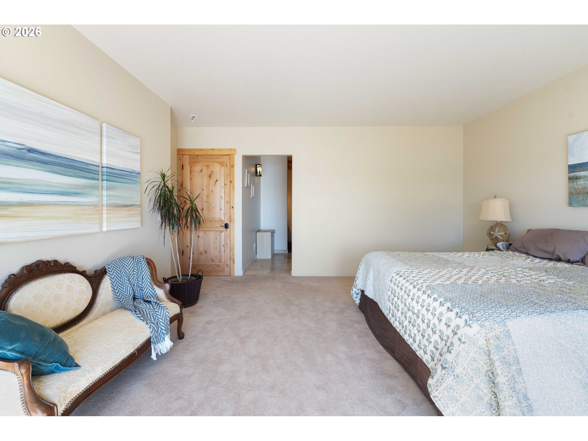 201 Allen Lane Brookings, OR 97415 - Photo 28 of 29 a bedroom with a bed and furniture