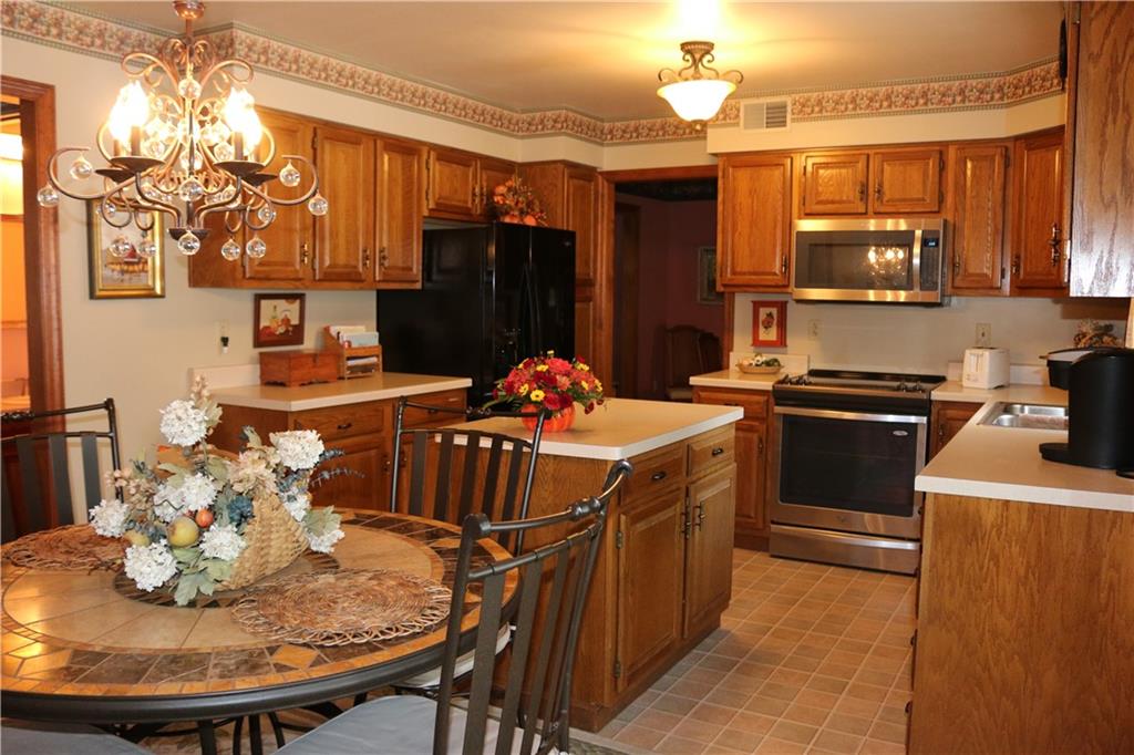 133 Kaye Circle Beaver, PA 15009 - Photo 6 of 17