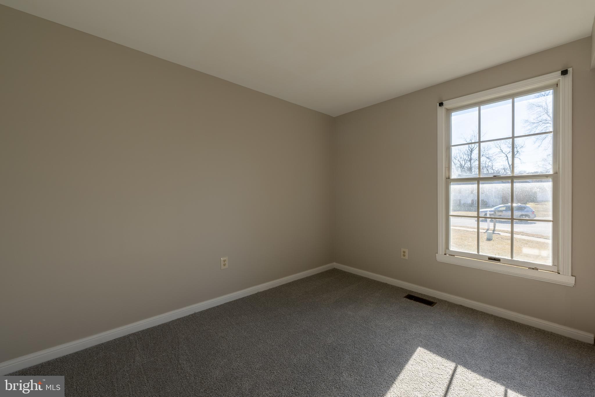 75 Midland Drive Newark, DE 19713 - Photo 14 of 38