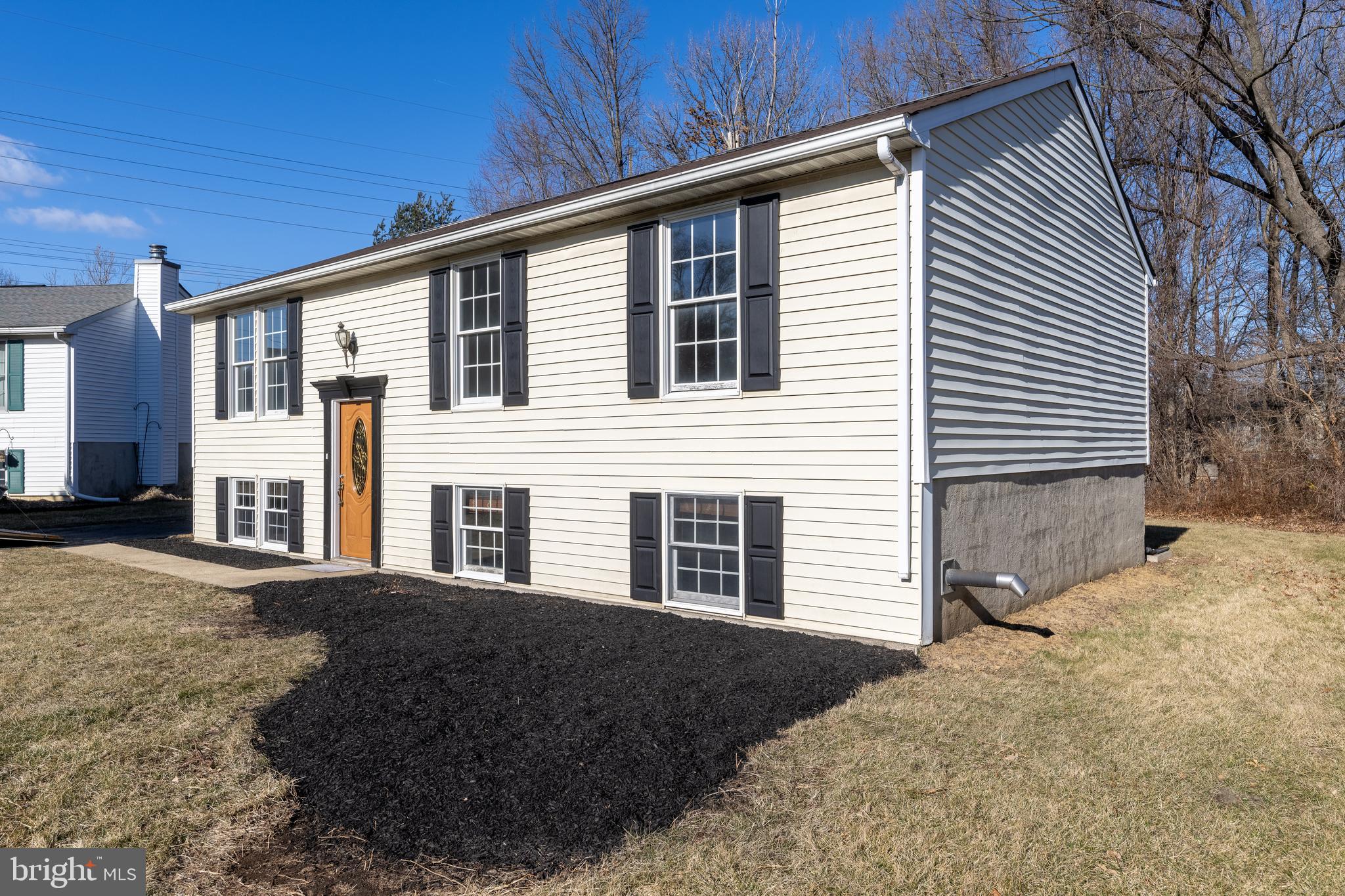 75 Midland Drive Newark, DE 19713 - Photo 3 of 38