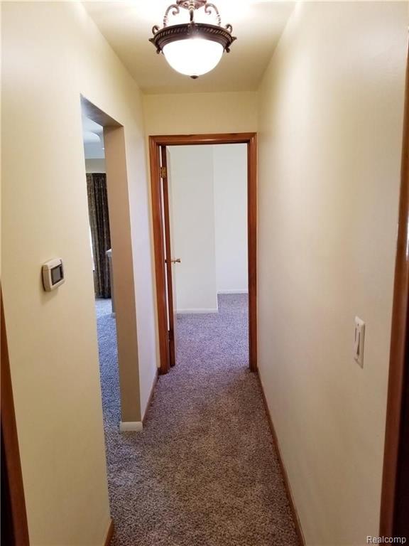 29333 Ridgefield Avenue Warren, MI 48088 - Photo 18 of 27