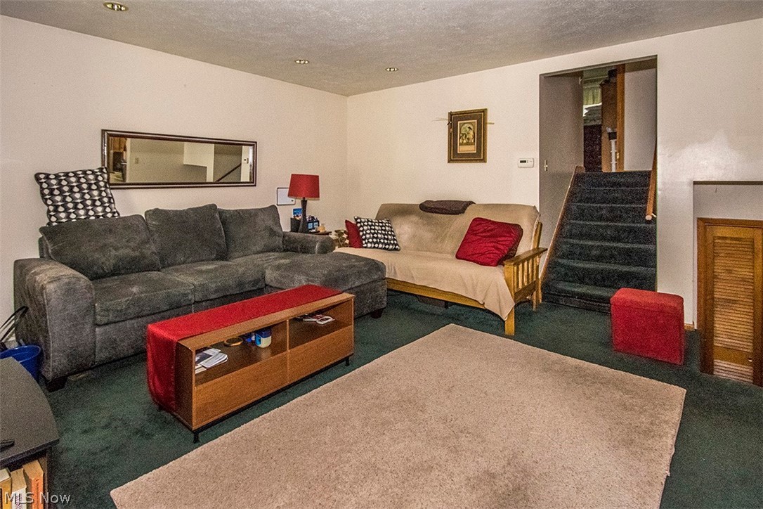 4367 Valleyside Road Cleveland, OH 44135 - Photo 4 of 21 Gallery Image 4