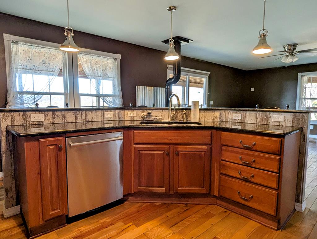 517 Green Spring Road Ararat, VA 24053 - Photo 20 of 45 Gallery Image 20