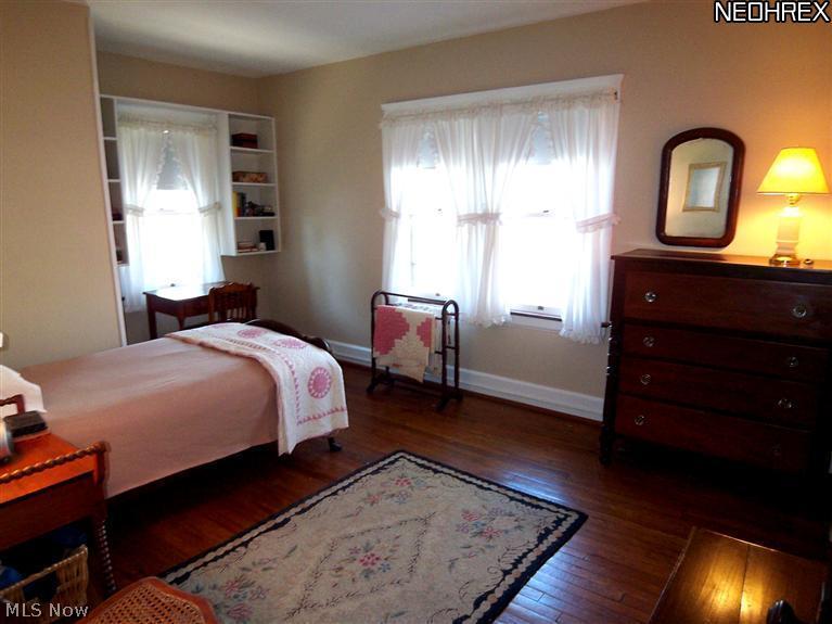2934 Coleridge Road Cleveland, OH 44118 - Photo 17 of 25
