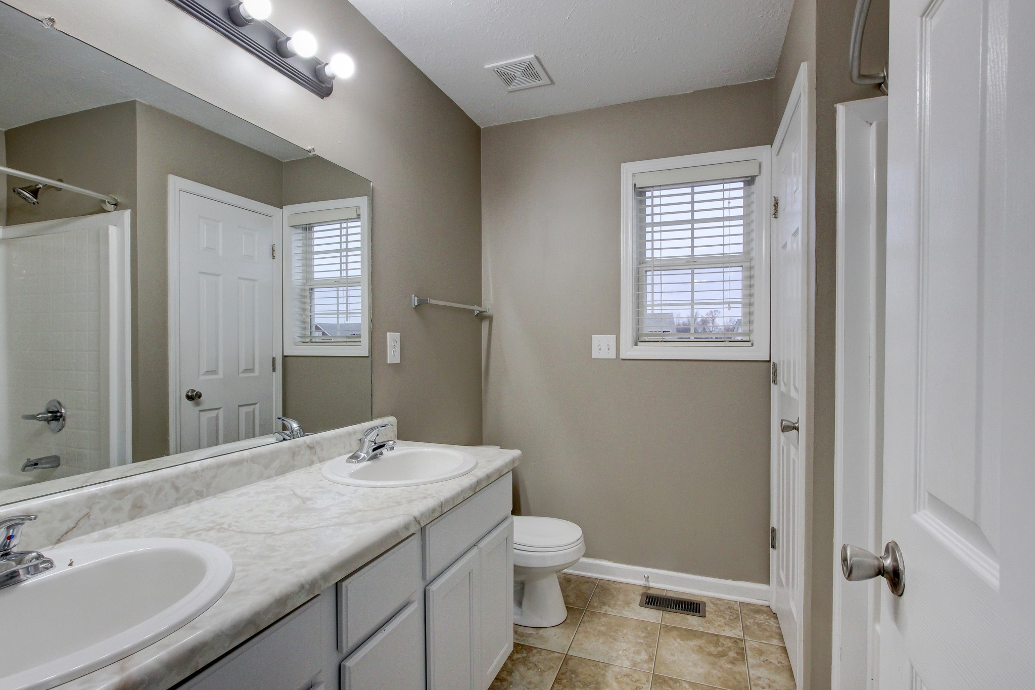 1897 Patton Road Clarksville, TN 37042 - Photo 18 of 35 Gallery Image 18