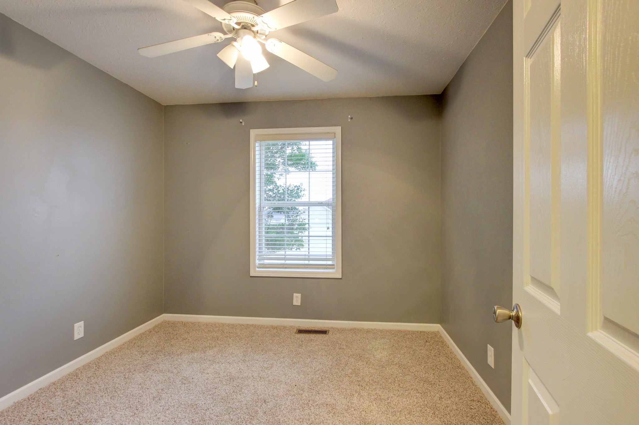 1897 Patton Road Clarksville, TN 37042 - Photo 25 of 35 Gallery Image 25