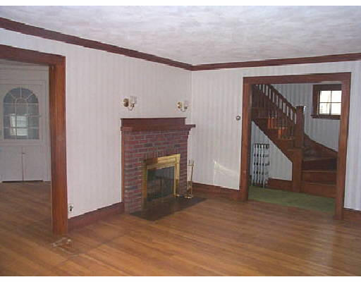 36 Inverness Road Arlington, MA 02476 - Photo 2 of 4