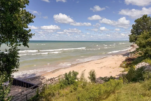 $1,250,000 | 48020 Ridge Road, Grand Beach, MI 49117