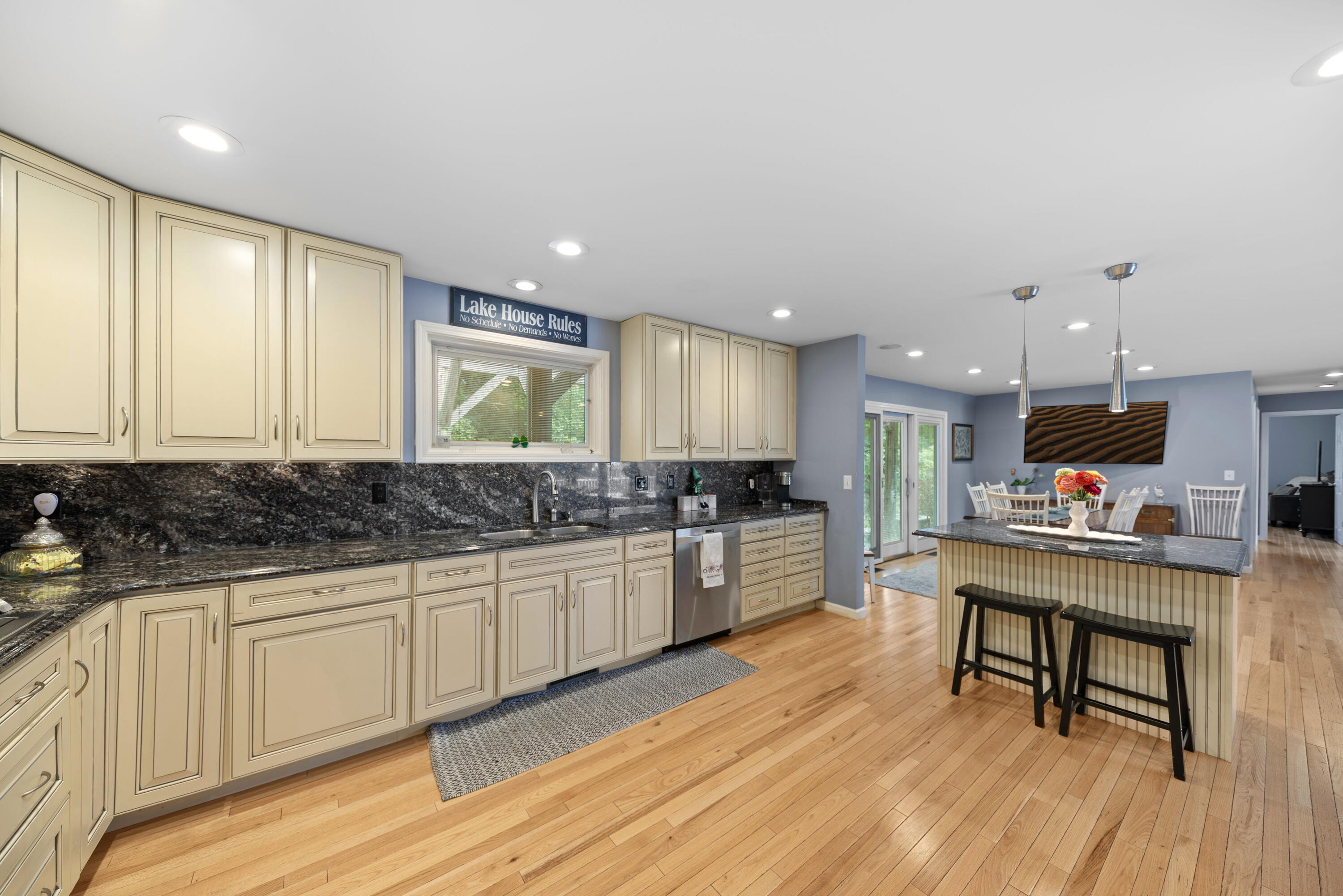 48020 Ridge Road Grand Beach, MI 49117 - Photo 4 of 38 10_DavidYeeDDP_2745