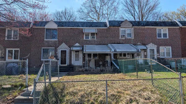 $160,000 | 452 Westmont Drive, Darby, PA 19023