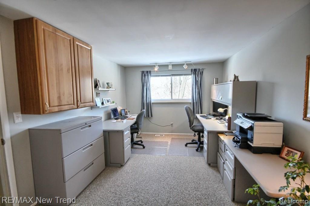 16147 Riverside Street Livonia, MI 48154 - Photo 21 of 32