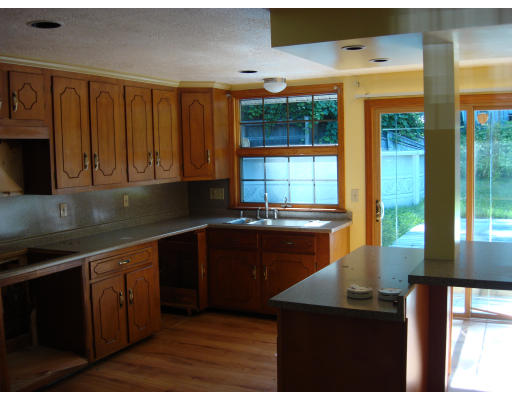 11 Roslyn Road Douglas, MA 01516 - Photo 5 of 21