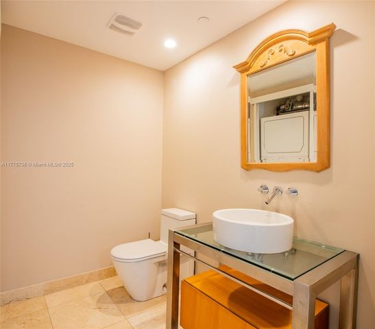 $1,250,000 | 6000 Indian Creek Drive, Unit 11A, Miami Beach, FL 33140