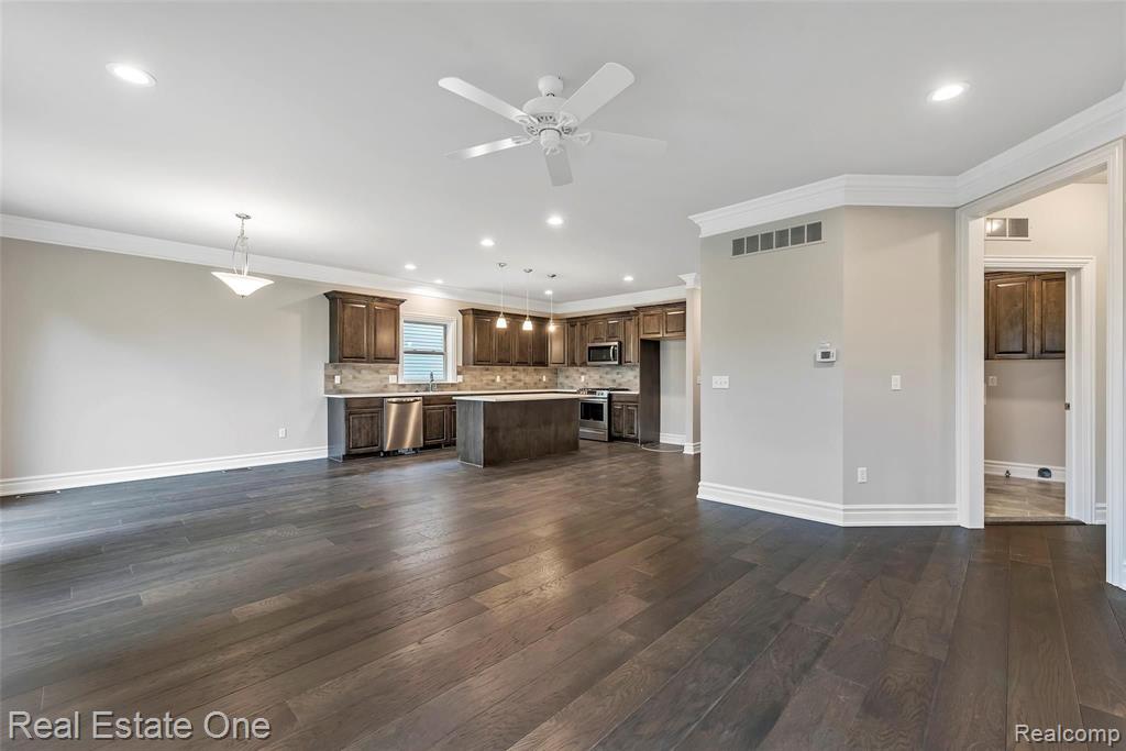 3847 Dearborn Avenue Rochester Hills, MI 48309 - Photo 16 of 25