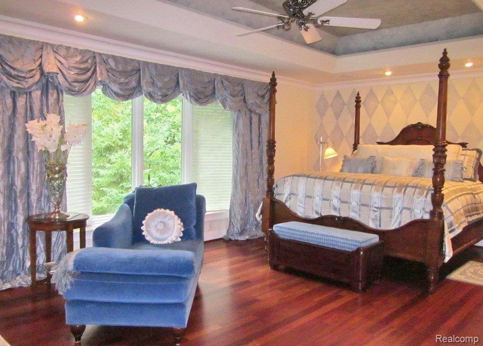 635 South Hills Road Bloomfield Hills, MI 48302 - Photo 10 of 25 First Floor Master Suite