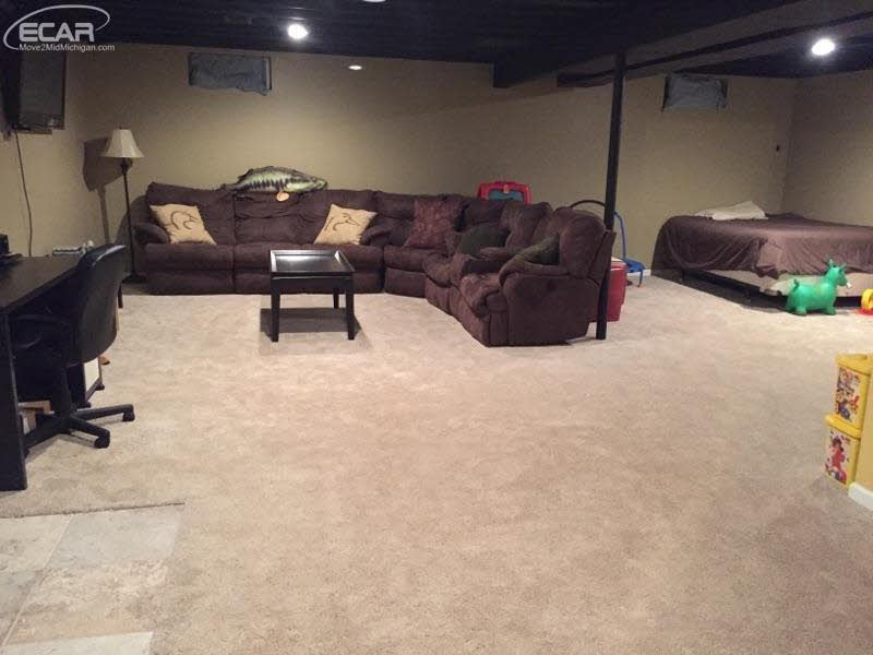 15393 Bird Road Linden, MI 48451 - Photo 18 of 26 21320412-17.JPG
