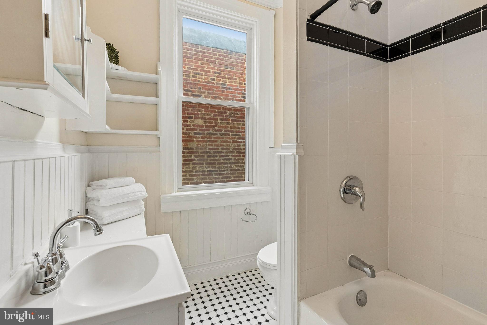 4018 Roland Avenue Baltimore, MD 21211 - Photo 25 of 42