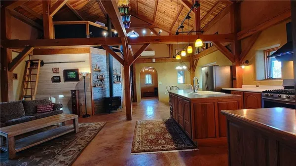 $699,000 | 3395 Buck Creek Road, Perry, KS 66073