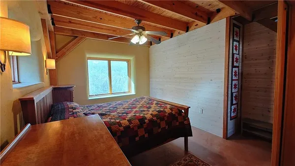 $699,000 | 3395 Buck Creek Road, Perry, KS 66073