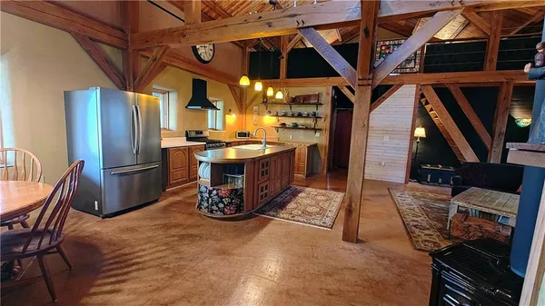 $699,000 | 3395 Buck Creek Road, Perry, KS 66073