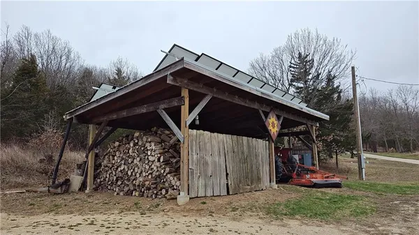 $699,000 | 3395 Buck Creek Road, Perry, KS 66073