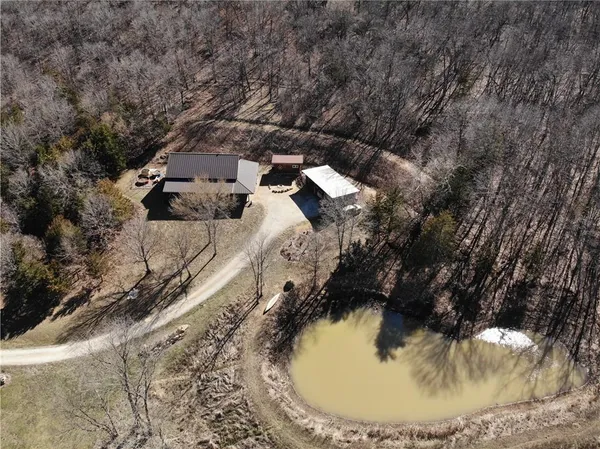 $699,000 | 3395 Buck Creek Road, Perry, KS 66073