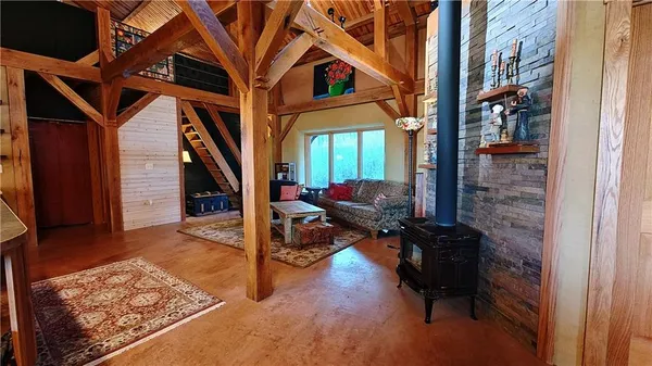 $699,000 | 3395 Buck Creek Road, Perry, KS 66073