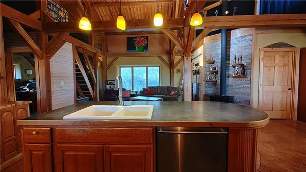 $699,000 | 3395 Buck Creek Road, Perry, KS 66073