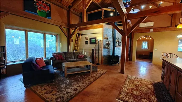 $699,000 | 3395 Buck Creek Road, Perry, KS 66073