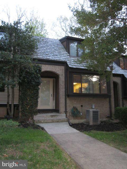 1553 Scandia Circle Reston, VA 20190 - Photo 1 of 18 Exterior (Front)