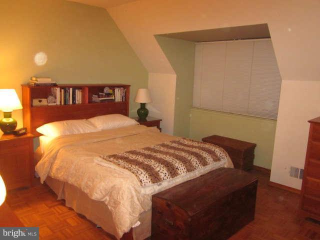 1553 Scandia Circle Reston, VA 20190 - Photo 14 of 18 Bedroom (Master)