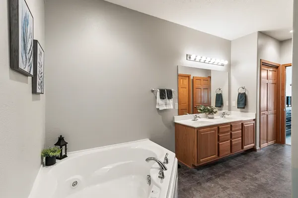 $419,900 | W11549 Island View Court, Lodi, WI 53555