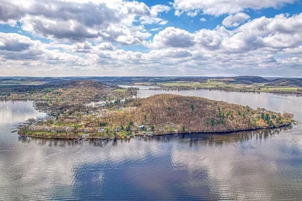 $419,900 | W11549 Island View Court, Lodi, WI 53555