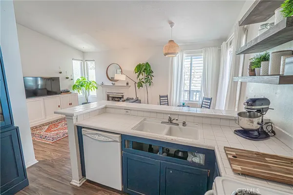 $420,000 | 2402 Pleasant Way, Unit H, Thousand Oaks, CA 91362