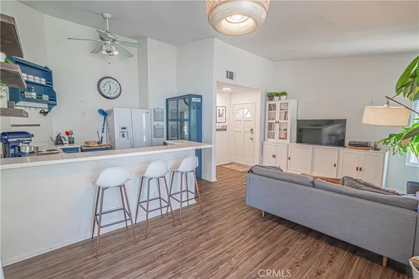 $420,000 | 2402 Pleasant Way, Unit H, Thousand Oaks, CA 91362