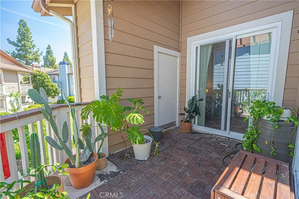 $420,000 | 2402 Pleasant Way, Unit H, Thousand Oaks, CA 91362