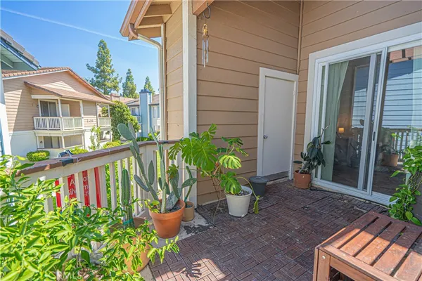 $420,000 | 2402 Pleasant Way, Unit H, Thousand Oaks, CA 91362