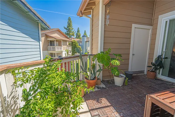 $420,000 | 2402 Pleasant Way, Unit H, Thousand Oaks, CA 91362