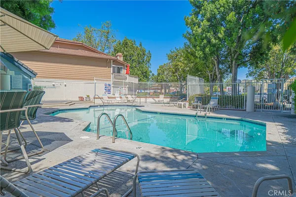$420,000 | 2402 Pleasant Way, Unit H, Thousand Oaks, CA 91362