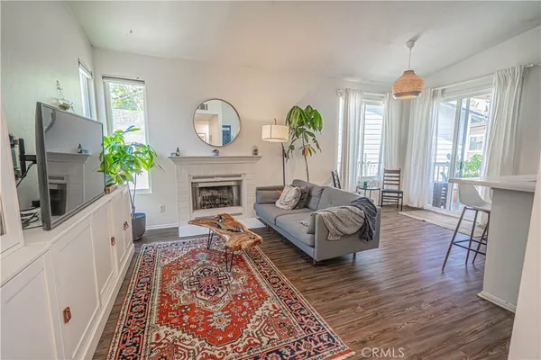 $420,000 | 2402 Pleasant Way, Unit H, Thousand Oaks, CA 91362