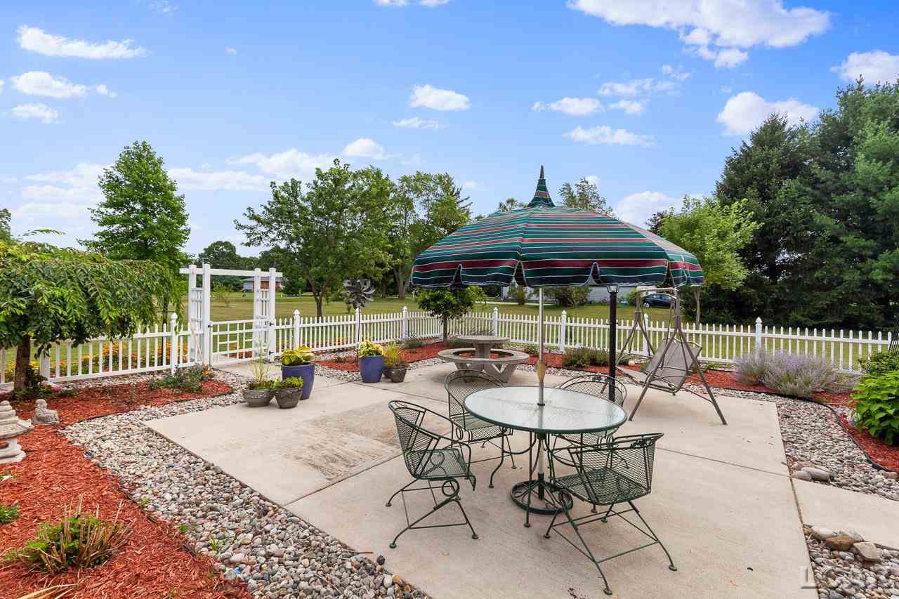 12984 Dixon Road Dundee, MI 48131 - Photo 10 of 58 50052628-9.JPG