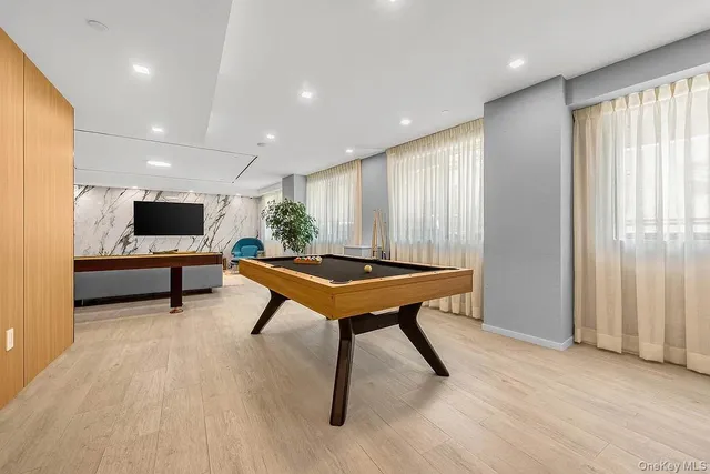 $795,000 | 40-22 61st Street, Unit 2F | Woodside