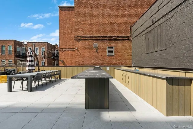 $795,000 | 40-22 61st Street, Unit 2F | Woodside