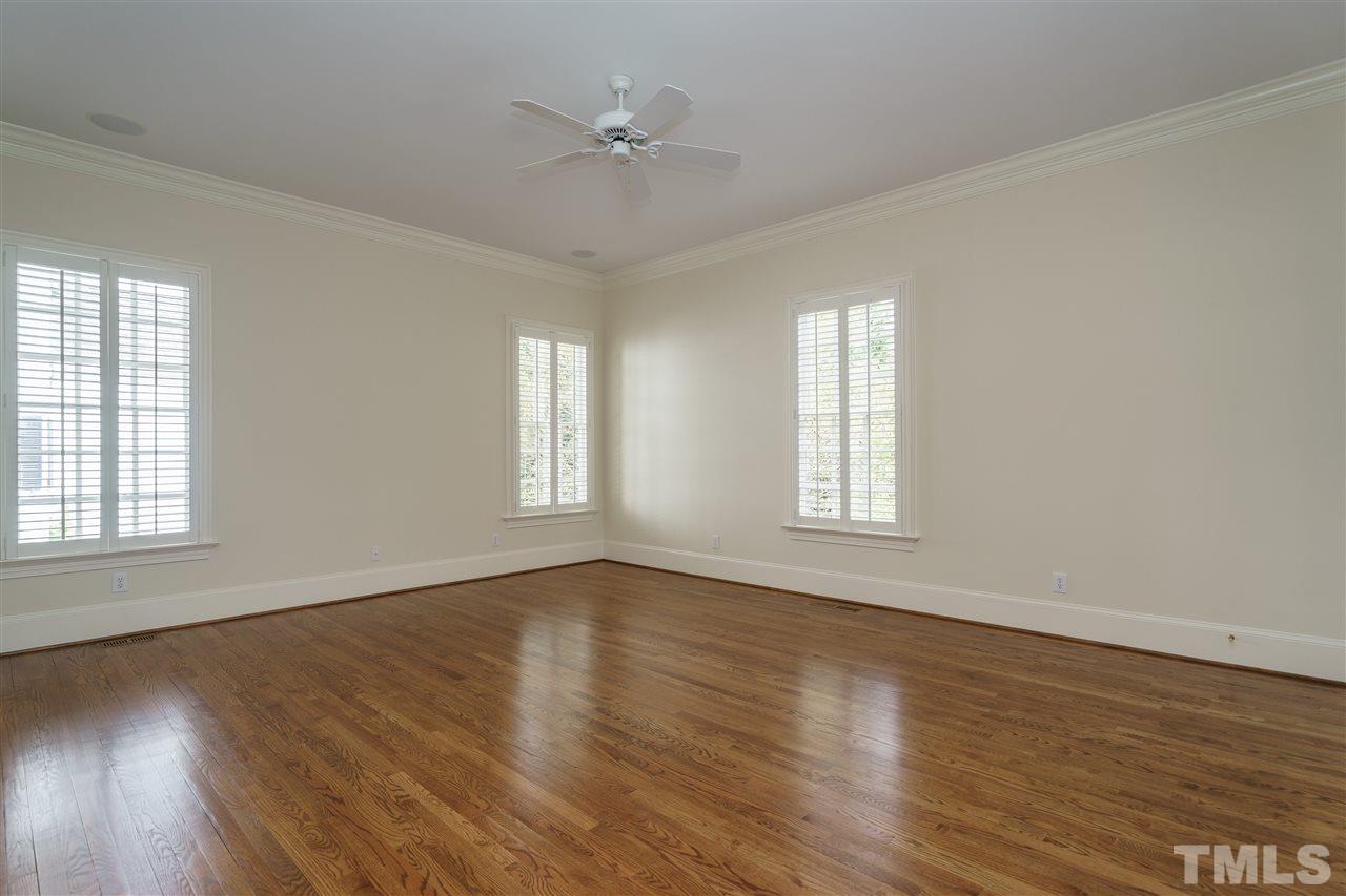 400 Scotland Street Raleigh, NC 27609 - Photo 12 of 25