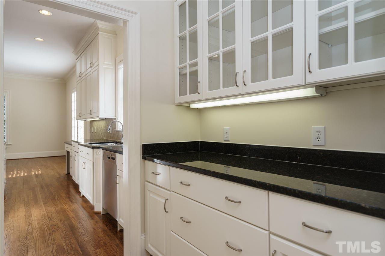 400 Scotland Street Raleigh, NC 27609 - Photo 5 of 25