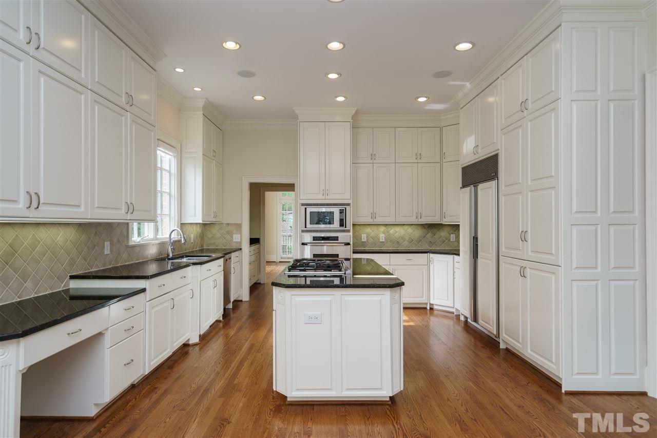 400 Scotland Street Raleigh, NC 27609 - Photo 8 of 25