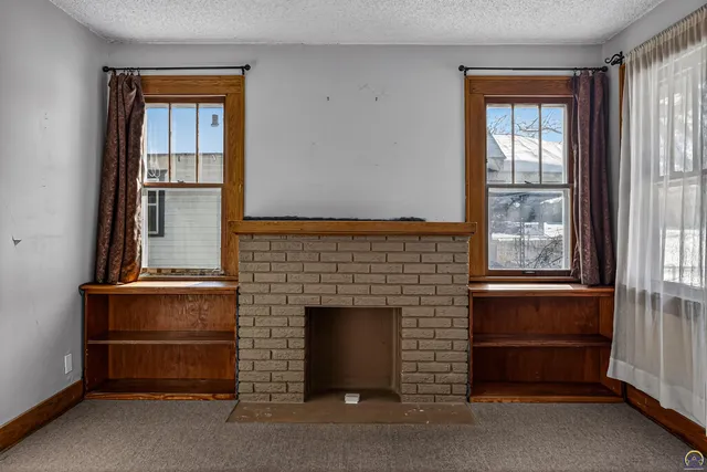 $104,900 | 904 Southwest Jewell Avenue, Topeka, KS 66606