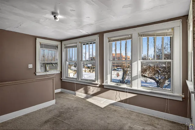 $104,900 | 904 Southwest Jewell Avenue, Topeka, KS 66606