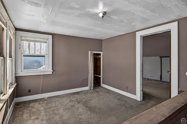 $104,900 | 904 Southwest Jewell Avenue, Topeka, KS 66606